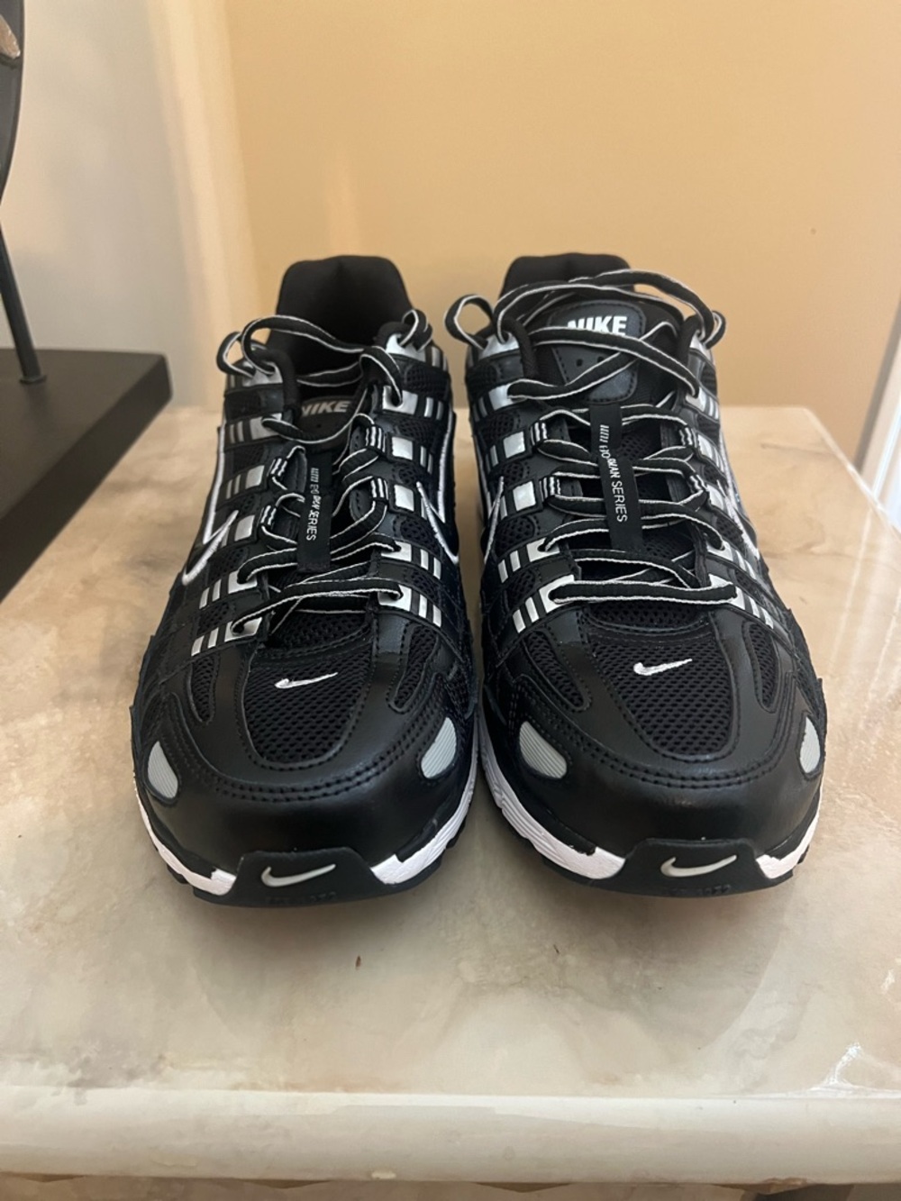 Nike Men’s Black & White & Silver Running Shoes